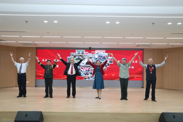 股门在线 徐汇“光启晚晴”五老报告团成立20年，今天发布新课程、新领域、新平台