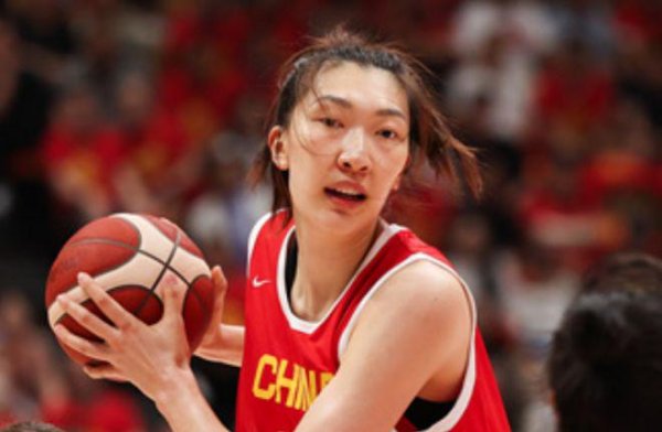 信富网 女篮双塔总结：韩旭4场上双仍是内线核心 轮休张子宇保护秘密武器